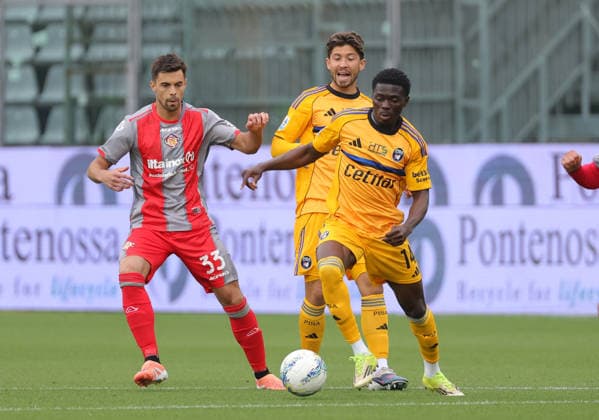 Pisa s Ebenezer Akinsanmiro in action during the Serie A soccer match between Cremonese and Bologna at the Giovanni Zini Stadium in Cremona Italy - Sunday, 10 May 2026. - Soccer .  Copyright: xAlbertoxMariani LaPressex