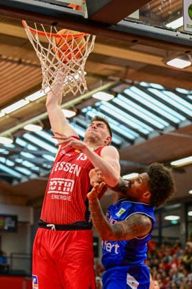 Jonathan Maier, Vincent Shahid 2.Bundesliga Pro A, Play Off Spiel 2, viertel Finale, 46ers, Basketball, Basketball Saison 2025 2026, BBL, Deutschland, Gießen 46ers Hakro Merlins Crailsheim, Gießen in rot, Herren, Crailsheim in blau