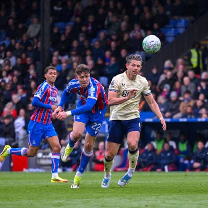 Crystal Palace v Everton Premier League Jorgen Strand Larsen of Crystal Palace and James Tarkowski of Everton battle for the ball during the Premier League match at Selhurst Park, London 10 05 2026 UK Newspapers OUT Copyright: xMalcolmxFellx FIL-23415-0033