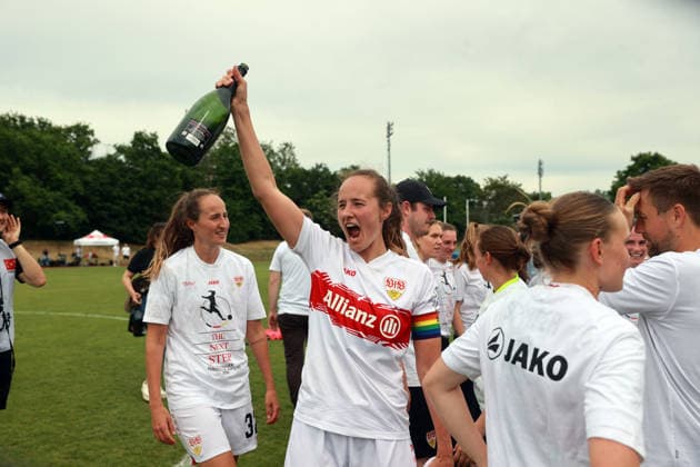 10.05.26 Frauen VfB Stuttgart - VfL Wofsburg II Deutschland, Stuttgart, 10.05.2026, Fussball, Frauen, 2. Bundesliga, Saison 2025 2026, VfB Stuttgart - VfL Wolfsburg II: Fabienne Dongus (VfB Stuttgart); Jubel Aufstieg.