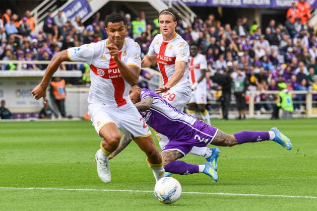 IPA84544770 - Alessandro Mercandalli (Genoa) in action during ACF Fiorentina vs Genoa CFC, Italian soccer Serie A match in Florence, Italy, May 10 2026  Copyright: xFabioxFagiolini IPAxSportx xx 84544770