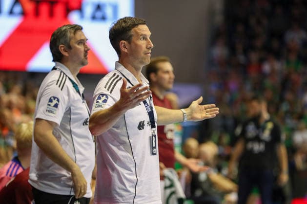 10.05.2026, xgox, Handball - Daikin HBL SC Magdeburg - Handball Verein Hamburg emspor, v.l. Torsten Jansen (Hamburg, Trainer) Reklamiert, beschwert sich, schimpft Magdeburg