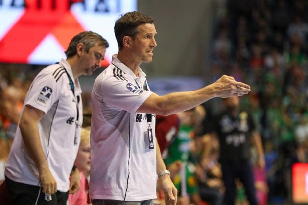 10.05.2026, xgox, Handball - Daikin HBL SC Magdeburg - Handball Verein Hamburg emspor, v.l. Torsten Jansen (Hamburg, Trainer) Reklamiert, beschwert sich, schimpft Magdeburg