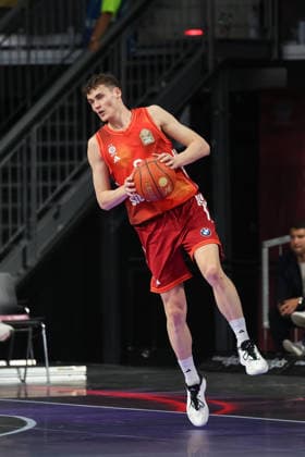 Nenad Dimitrijevic (FC Bayern Basketball, 00) mit Ball, GER, FC Bayern Basketball vs. EWE Baskets Oldenburg, Basketball, easycredit Basketball Bundesliga, 34. Spieltag, Saison 2025 2026, 10.05.2026, GER, FC Bayern Basketball vs. EWE Baskets Oldenburg, Basketball, easycredit Basketball Bundesliga, 34. Spieltag, Saison 2025 2026, 10.05.2026 Muenchen Copyright: xEibner-Pressefoto JennixMaulx EP_JML