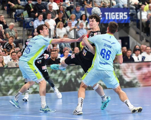 10.05.2026 - Handball - 1. Bundesliga DAIKIN HBL - Saison 2025 2026 - 31. Spieltag: HC Erlangen Metropolregion Nürnberg HCE - VfL Gummersbach - OGo - xogox - Miro Schluroff (15, VfL Gummersbach ) Khalifa Ghedbane (96, HC Erlangen HCE ) Stepan Zeman (66, VfL Gummersbach )