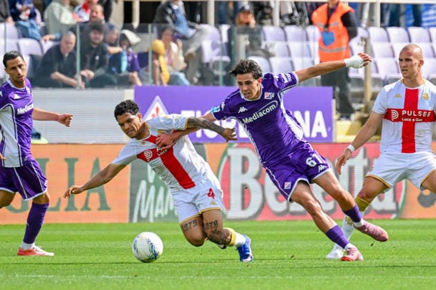 Fiorentina s Braschi fights for the ball with GenoaÕs Alex Amorim during the Serie A soccer match between Fiorentina and Genoa at the Artemio Franchi Stadium in Florence, Italy - Sunday, May 10, 2026. - Soccer .  Copyright: xTanoxPecoraro LaPressex
