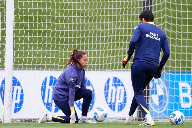 May 10, 2026, Valdebebas, Madrid, Spain: Lola Gallardo of Atletico de Madrid warms up during the Spanish Women League, Liga F, football match played between Real Madrid and Atletico De Madrid at Alfredo Di Stefano stadium on May 10, 2026, in Valdebebas, Madrid, Spain. Real Madrid V Atletico De Madrid - Liga F - ZUMAa181 20260510_zaa_a181_012 Copyright: xDennisxAgyemanx