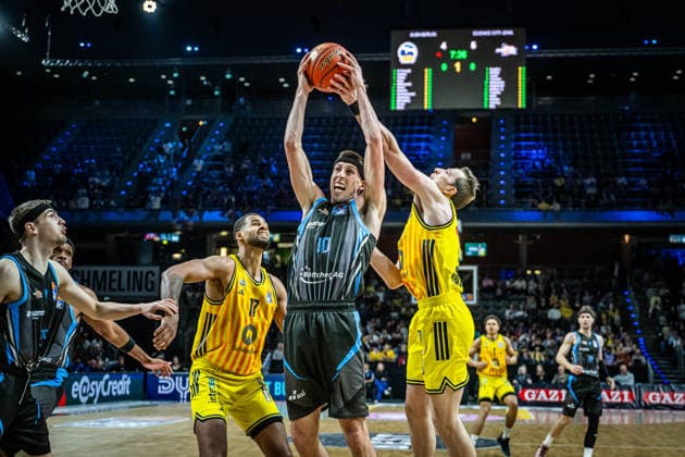 Basketball Berlin 10.05.2026 Saison 2025 2026 EasyCredit BBL 1. Bundesliga Männer, Herren Alba Berlin - Science City Jena Joe Wieskamp (Jena, No.10)