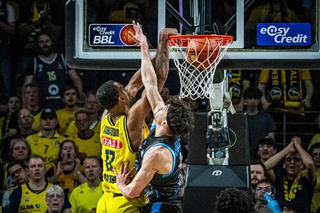 Basketball Berlin 10.05.2026 Saison 2025 2026 EasyCredit BBL 1. Bundesliga Männer, Herren Alba Berlin - Science City Jena Norris Agbakoko (Alba Berlin, No.17) Kristofer Krause (Jena, No.36)