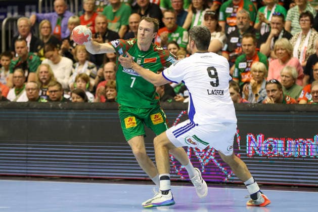 10.05.2026, xgox, Handball - Daikin HBL SC Magdeburg - Handball Verein Hamburg emspor, v.l. Felix Claar (Magdeburg, 7), Jacob Arenth Lassen (Hamburg, 9) Zweikampf, Duell, Kampf, tackle Magdeburg