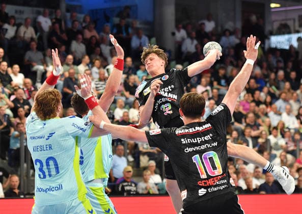10.05.2026 - Handball - 1. Bundesliga DAIKIN HBL - Saison 2025 2026 - 31. Spieltag: HC Erlangen Metropolregion Nürnberg HCE - VfL Gummersbach - OGo - xogox - Maxsim Lochman (32, HC Erlangen HCE )