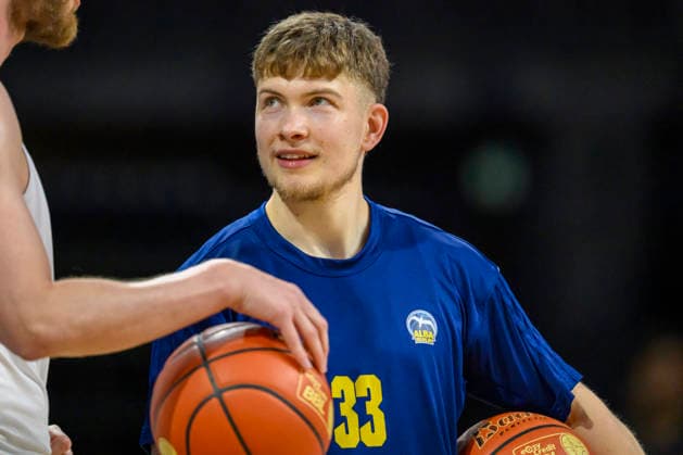 v.l.: Bennet Hundt (Alba 33), GER, Berlin, Basketball, Alba Berlin vs Science City Jena, in der Max-Schmeling-Halle , BBL, 10.5. 2026 Copyright: HMBxMedia UwexKoch