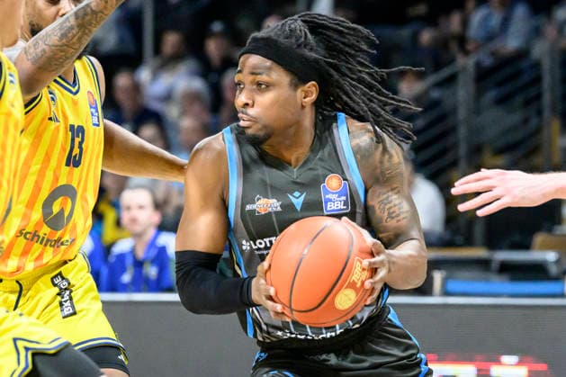 v.l. Uchenna Iroegbu ( 01, Science City Jena), GER, Berlin, Basketball, Alba Berlin vs Science City Jena, in der Max-Schmeling-Halle , BBL, 10.5. 2026 Copyright: HMBxMedia UwexKoch