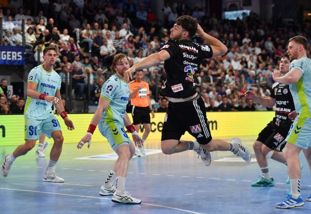 10.05.2026 - Handball - 1. Bundesliga DAIKIN HBL - Saison 2025 2026 - 31. Spieltag: HC Erlangen Metropolregion Nürnberg HCE - VfL Gummersbach - OGo - xogox - Tobias Buck (39, HC Erlangen HCE )