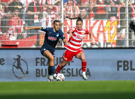 Fußball, Frauen, Saison 2025 2026, Google Pixel Frauen-Bundesliga (25. Spieltag), 1. FC Union Berlin - TSG 1899 Hoffenheim, v. l. Selina Cerci (Hoffenheim), Amber Tysiak (1. FC Union), 10.05. 2026, Copyright: xMatthiasxKochx