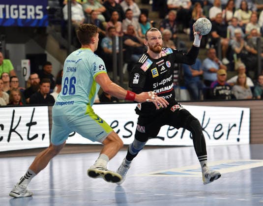 10.05.2026 - Handball - 1. Bundesliga DAIKIN HBL - Saison 2025 2026 - 31. Spieltag: HC Erlangen Metropolregion Nürnberg HCE - VfL Gummersbach - OGo - xogox - Stepan Zeman (66, VfL Gummersbach ) Antonio Metzner (27, HC Erlangen HCE )