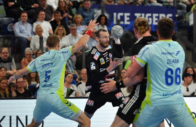 10.05.2026 - Handball - 1. Bundesliga DAIKIN HBL - Saison 2025 2026 - 31. Spieltag: HC Erlangen Metropolregion Nürnberg HCE - VfL Gummersbach - OGo - xogox - Antonio Metzner (27, HC Erlangen HCE )
