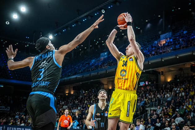 Basketball Berlin 10.05.2026 Saison 2025 2026 EasyCredit BBL 1. Bundesliga Männer, Herren Alba Berlin - Science City Jena Justin Bean (Alba Berlin, No.34) Will McNair (Jena, No.03)