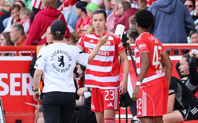 Trainerin Ailien Poese, Einwechselung Nele Bauereisen, Naika Reissner Fußball Fussball 1. Bundesliga Damen Frauen 25. Spieltag Saison 2025 2026 10.05.2026 1.FC Union Berlin vs. TSG Hoffenheim DFL regulations prohibit any use of photographs as image sequences and or quasi-video