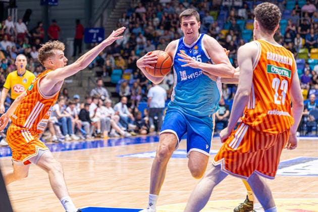 easyCredit Basketball Bundesliga BBL, Frankfurt am Main, Frankfurt Skyliners vs. Ratiopharm Ulm, Süwag Energie Arena Frankfurt am Main; 10.05.2026 easyCredit Basketball Bundesliga BBL, Frankfurt am Main, Germany - 10.05.2026: Jacob Knauf (Frankfurt Skyliners, 25) am Ball, Basketball Bundesliga, Spiel der Frankfurt Skyliners vs. Ratiopharm Ulm Süwag Energie Arena Frankfurt am Main Copyright: xBEAUTIFULxSPORTS Freudensteinx