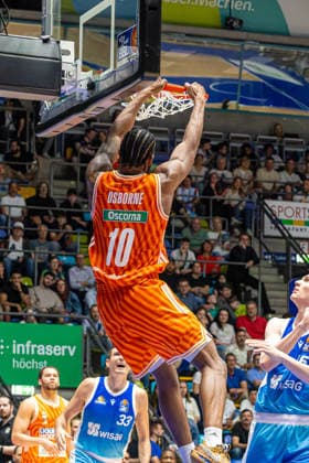 easyCredit Basketball Bundesliga BBL, Frankfurt am Main, Frankfurt Skyliners vs. Ratiopharm Ulm, Süwag Energie Arena Frankfurt am Main; 10.05.2026 easyCredit Basketball Bundesliga BBL, Frankfurt am Main, Germany - 10.05.2026: Malik Osborne (Ratiopharm Ulm, 10) beim Dunk, Basketball Bundesliga, Spiel der Frankfurt Skyliners vs. Ratiopharm Ulm Süwag Energie Arena Frankfurt am Main Copyright: xBEAUTIFULxSPORTS Freudensteinx