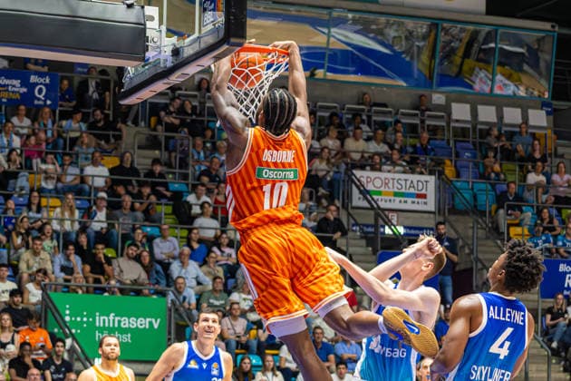 easyCredit Basketball Bundesliga BBL, Frankfurt am Main, Frankfurt Skyliners vs. Ratiopharm Ulm, Süwag Energie Arena Frankfurt am Main; 10.05.2026 easyCredit Basketball Bundesliga BBL, Frankfurt am Main, Germany - 10.05.2026: Malik Osborne (Ratiopharm Ulm, 10) beim Dunk, Basketball Bundesliga, Spiel der Frankfurt Skyliners vs. Ratiopharm Ulm Süwag Energie Arena Frankfurt am Main Copyright: xBEAUTIFULxSPORTS Freudensteinx