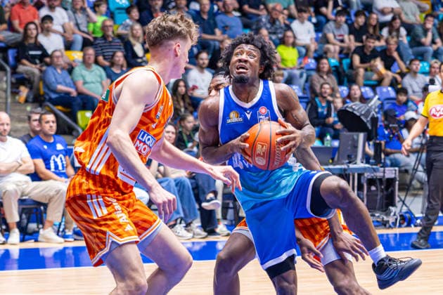 easyCredit Basketball Bundesliga BBL, Frankfurt am Main, Frankfurt Skyliners vs. Ratiopharm Ulm, Süwag Energie Arena Frankfurt am Main; 10.05.2026 easyCredit Basketball Bundesliga BBL, Frankfurt am Main, Germany - 10.05.2026: Isaiah Swope (Frankfurt Skyliners, 1) am Ball, Basketball Bundesliga, Spiel der Frankfurt Skyliners vs. Ratiopharm Ulm Süwag Energie Arena Frankfurt am Main Copyright: xBEAUTIFULxSPORTS Freudensteinx