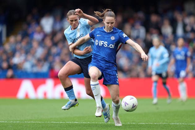 Chelsea v Man City Women 10 May 2026, London - Adobe Women™s FA Cup, Semi Final - Chelsea v Manchester City Women - Grace Clinton of Manchester City and Veerle Buurman of Chelsea - Photo: Charlotte Wilson Offside. London UK Copyright: xCharlottexWilsonx xOffsidexOffside