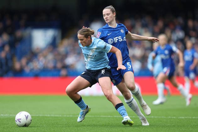Chelsea v Man City Women 10 May 2026, London - Adobe Women™s FA Cup, Semi Final - Chelsea v Manchester City Women - Grace Clinton of Manchester City and Veerle Buurman of Chelsea - Photo: Charlotte Wilson Offside. London UK Copyright: xCharlottexWilsonx xOffsidexOffside