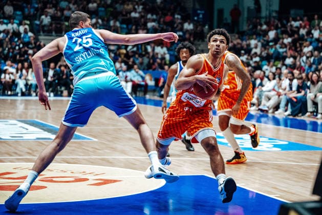 Jacob Knauf(Skyliners Frankfurt, 25), Meissa Faye (ratiopharm Ulm, 11) GER, Skyliners Frankfurt vs. ratiopharm Ulm, easyCredit BBL, Bundesliga, 34 Spieltag, Saison 2025 2026. 10.05.2026 Eibner-Pressefoto Attila Ziga GER, Skyliners Frankfurt vs. ratiopharm Ulm, easyCredit BBL, Bundesliga, 34 Spieltag, Saison 2025 2026. 10.05.2026 Frankfurt am Main Copyright: xEibner-Pressefotox EP_AZA