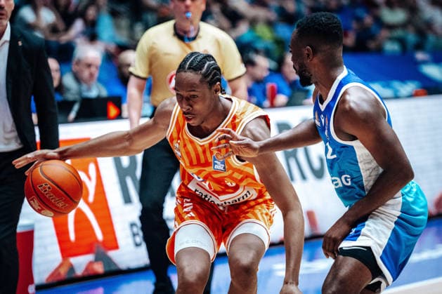 Mohamed Diakite (ratiopharm Ulm, 05), Alvin Onyia (Skyliners Frankfurt, 02) GER, Skyliners Frankfurt vs. ratiopharm Ulm, easyCredit BBL, Bundesliga, 34 Spieltag, Saison 2025 2026. 10.05.2026 Eibner-Pressefoto Attila Ziga GER, Skyliners Frankfurt vs. ratiopharm Ulm, easyCredit BBL, Bundesliga, 34 Spieltag, Saison 2025 2026. 10.05.2026 Frankfurt am Main Copyright: xEibner-Pressefotox EP_AZA