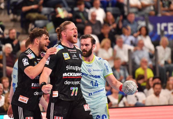10.05.2026 - Handball - 1. Bundesliga DAIKIN HBL - Saison 2025 2026 - 31. Spieltag: HC Erlangen Metropolregion Nürnberg HCE - VfL Gummersbach - OGo - xogox - Tobias Buck (39, HC Erlangen HCE ) Maciej Gebala (77, HC Erlangen HCE ) Jubel Freude