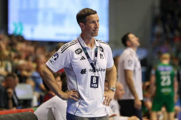 10.05.2026, xgox, Handball - Daikin HBL SC Magdeburg - Handball Verein Hamburg emspor, v.l. Torsten Jansen (Hamburg, Trainer) enttaeuscht, schaut enttaeuscht, niedergeschlagen, disappointed Magdeburg