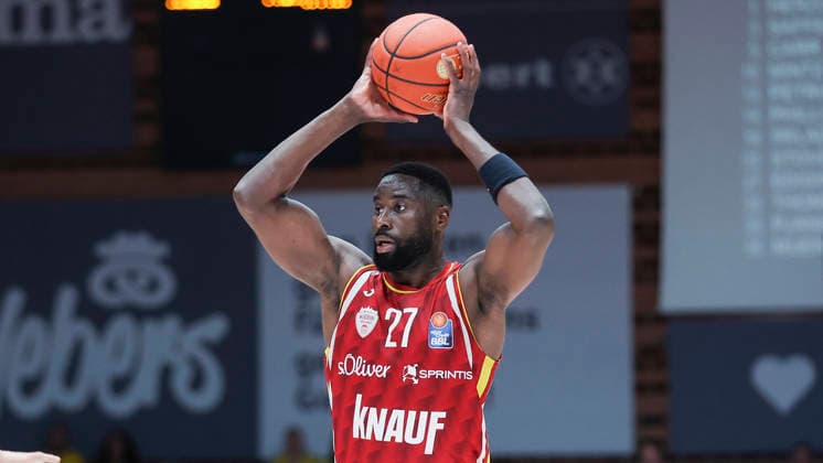 Im Bild: Eddy Edigin (Wuerzburg Baskets, 27) am Ball 10.05.2026, Basketball, Fitness First Wuerzburg Baskets vs. MHP Riesen Ludwigsburg, easyCredit BBL, 34. Spieltag, Deutschland, 97072, tectake-Arena Wuerzburg, Copyright: HMBxMedia xJulienxBecker