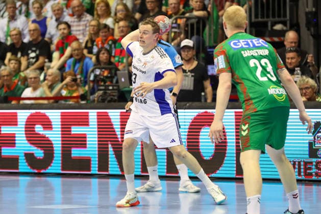 10.05.2026, xgox, Handball - Daikin HBL SC Magdeburg - Handball Verein Hamburg emspor, v.l. Moritz Sauter (Hamburg, 33) am Ball, plays the ball Magdeburg
