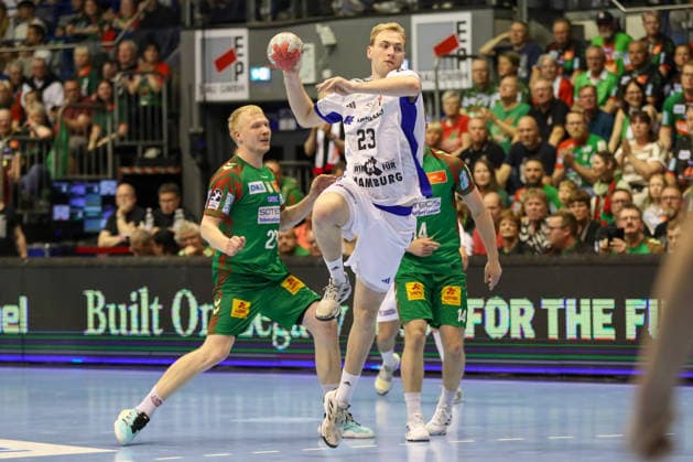 10.05.2026, xgox, Handball - Daikin HBL SC Magdeburg - Handball Verein Hamburg emspor, v.l. Einar Olafsson (Hamburg, 23) wirft Tor, Torschuetze, erzielt Tor, Treffer, scores the goal Magdeburg