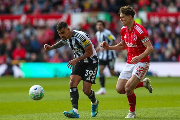 Nottingham Forest v Newcastle United, Premier League Bruno Guimaraes Of Newcastle United in action against Ryan Yates Of Nottingham Forest during the Nottingham Forest v Newcastle United Premier League match at the City Ground, West Bridgford, England on 10 May 2026 Credit: Lee Keuneke Every Second Media Editorial use only. All images are copyright Every Second Media Limited. No images may be reproduced without prior permission. All rights reserved. Premier League and Football League images are subject to licensing agreements with Football DataCo Limited. see https: www.football-dataco.com Copyright: xIMAGO EveryxSecondxMediax ESM-1980-0150 LeexKeunekex xEveryxSecondxMediax