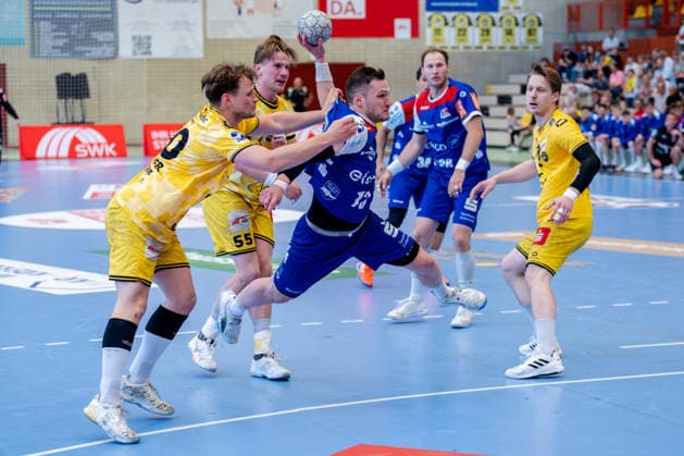 Krefeld, 10.05.2026, Handball, Herren, 2. Bundesliga, 31. Spieltag, 2025 2026: HSG Krefeld Niederrhein HBW Balingen-Weilstetten Merlin Fuß (HBW Balingen-Weilstetten, 13) beim Torwurf