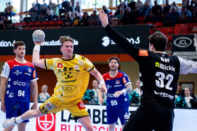 Krefeld, 10.05.2026, Handball, Herren, 2. Bundesliga, 31. Spieltag, 2025 2026: HSG Krefeld Niederrhein HBW Balingen-Weilstetten Niklas Ingenpaß (HSG Krefeld Niederrhein, 55) beim Torwurf