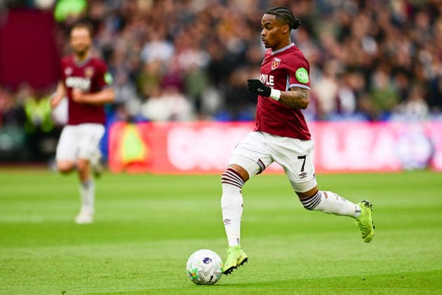 West Ham United v Arsenal, Premier League West Ham United forward Crysencio Summerville (7) sprints forward with the ball during the Premier League match between West Ham United and Arsenal at the London Stadium, London, UK on 10 May 2026. London London Stadium UK Editorial use only DataCo restrictions apply See www.football-dataco.com , Copyright: xDennisxGoodwinx PSI-24232-0037