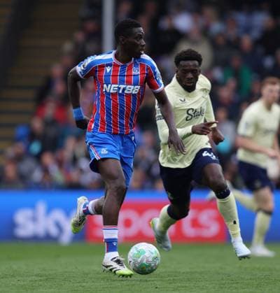 Premier League - Crystal Palace FC v Everton FC LONDON, ENGLAND, MAY 10: Ismaila Sarr of Crystal Palace on the ball during the Premier League match between Crystal Palace FC v Everton FC at Selhurst Park Stadium, London, England, on May 10. (Photo by Daniel Weir) London Selhurst Park Stadium England Copyright: xDanielxWeir SportsxPressxPhotox Sportspressphoto_SPR144051
