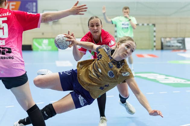 Johanna Andresen (BSV, 18), Lea Gruber (Halle, 19), SV Union Halle-Neustadt vs. Buxtehuder SV, Handball Bundesliga Frauen, Play-Offs 5-11 Spieltag 4, Saison 2025 26, 10.05.2026 Halle SWH Arena Sachsen-Anhalt Deutschland