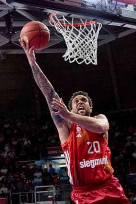 Deutsche Basketball Bundesliga (BBL), FC Bayern München Basketball vs EWE BASKETS Oldenburg, München FC Bayern Basketball, Oldenburg EWE BASKETS, 2026-05-10 in München (BMW Park) HARRIS Elias (FC Bayern München Basketball Power Forward (PF) Nr20-FCBB20) sportworld München BMW Park Bayern Deutschland