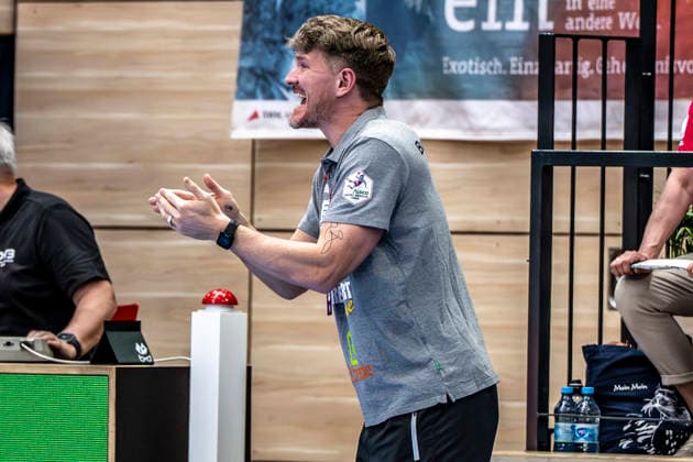 Handball Bundesliga Frauen,HBF, Saison 2025 2026 SV Union Halle-Neustadt vs.Buxtehuder SV Halle, Deutschland 10.Mai 2026: Im Bild:Trainer Nicolaj Andersson (Buxtehude) Halle Saale SWH Arena Sachsen-Anhalt Deutschland