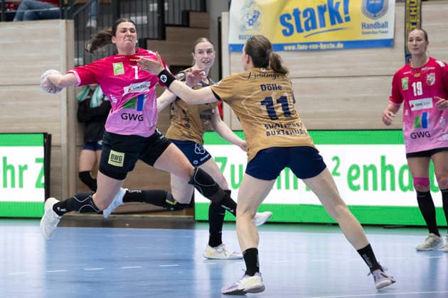 Handball Bundesliga Frauen,HBF, Saison 2025 2026 SV Union Halle-Neustadt vs.Buxtehuder SV Halle, Deutschland 10.Mai 2026: Im Bild:v.li.Lynn Molenaar (Halle) und Isabelle Doelle (Buxtehude) Halle Saale SWH Arena Sachsen-Anhalt Deutschland
