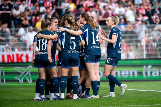 GER, 1. FFBL, 1. FC Union Berlin vs TSG 1899 Hoffenheim 10.05.2026, Alte Försterei, Berlin, GER, 1. FFBL, 1. FC Union Berlin vs TSG 1899 Hoffenheim, im Bild Valesca Ampoorter (TSG Hoffenheim, 18), Jill Janssens (TSG Hoffenheim, 09), Selina Cerci (TSG Hoffenheim, 29), Jamilla Rankin (TSG Hoffenheim, 05), Lisa Doorn (TSG Hoffenheim, 14), Vanessa Diehm (TSG Hoffenheim, 06) und Team jubeln über das Tor zum 0:1, DFB regulations prohibit any use of photographs as image sequences and or quasi-video
