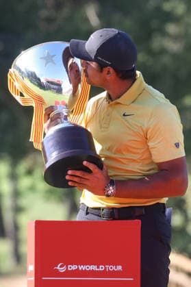 Spain - DP World Tour European Swing - Estrella Damm Catalunya Championship - 10 05 2026 SPAIN, TERRASSA, MAY 10. Yurav Premlall of South Africa celebrates after winning the Estrella Damm Catalunya Championship, part of the DP World Tour European Swing on May 10, 2026 at Real Club de Golf El Prat in Terrassa, nearby Barcelona, Spain. Photo by Manuel Blondeau AOP.Press Terrassa Real Club de Golf El Prat Spain Copyright: x ManuelxBlondeau AOP.Pressx AOP20260510-00004