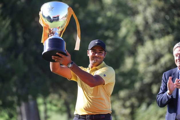Spain - DP World Tour European Swing - Estrella Damm Catalunya Championship - 10 05 2026 SPAIN, TERRASSA, MAY 10. Yurav Premlall of South Africa celebrates after winning the Estrella Damm Catalunya Championship, part of the DP World Tour European Swing on May 10, 2026 at Real Club de Golf El Prat in Terrassa, nearby Barcelona, Spain. Photo by Manuel Blondeau AOP.Press Terrassa Real Club de Golf El Prat Spain Copyright: x ManuelxBlondeau AOP.Pressx AOP20260510-00007