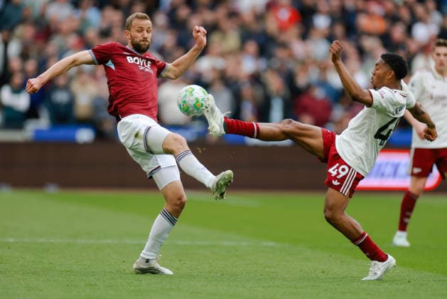 Premier League 2025 26 West Ham v Arsenal London Stadium 10.05.2026 Tom¿s Soucek of West Ham United and Myles Lewis-Skelly of Arsenal Premier League 2025 26 West Ham v Arsenal London Stadium 10.05.2026 Photograph By Marc Aspland The Times  Copyright: xMarcxAsplandx NINTCHDBPICT001079643292