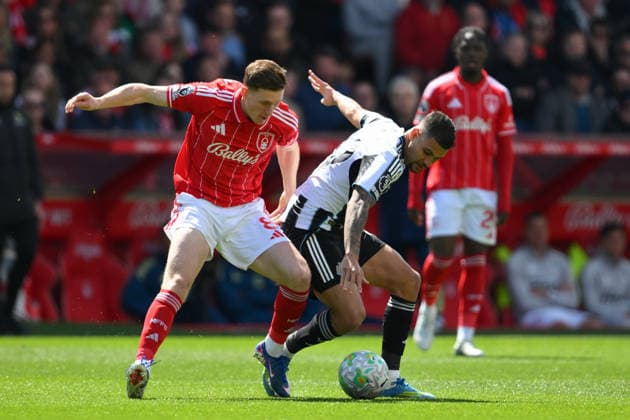 Nottingham Forest v Newcastle United - Premier League Elliot Anderson of Nottingham Forest competes with Bruno Guimaraes of Newcastle United during the Premier League match between Nottingham Forest and Newcastle United at the City Ground in Nottingham, United Kingdom, on May 10, 2026. Nottingham Nottinghamshire United Kingdom  Copyright: xMIxNewsx originalFilename:fletcher-nottingh260510_npN2h.jpg